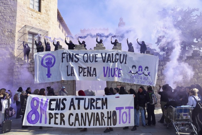 manifestacio-ens-aturem-per-canviar-ho-tot-cap-pas